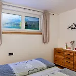 木屋 Aus Holz 加爾米施-帕滕基興